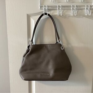 MICHAEL KORS Taupe Leather Bag.  B4
